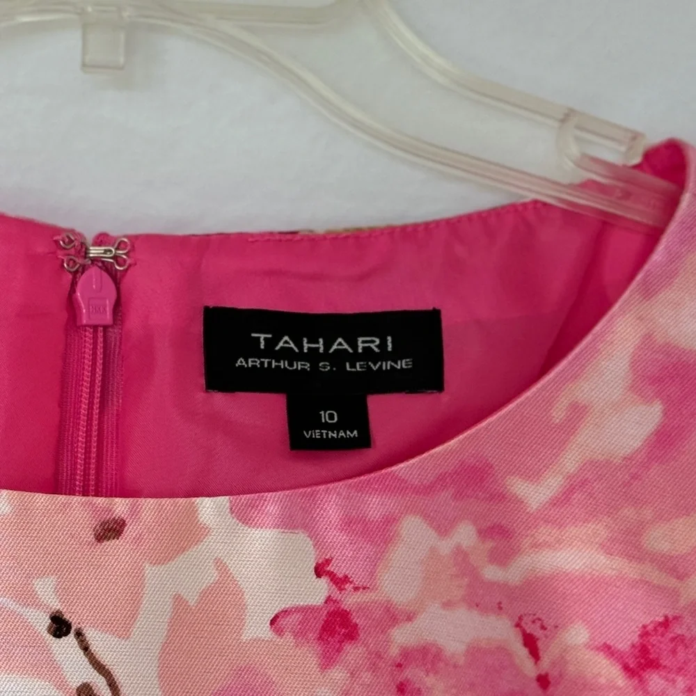 TAHARI - Picture 5 of 8